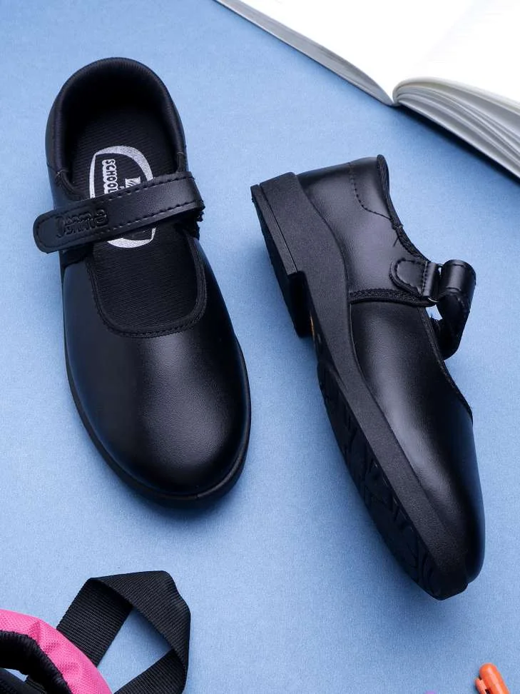 Girls Lace Walking Shoes